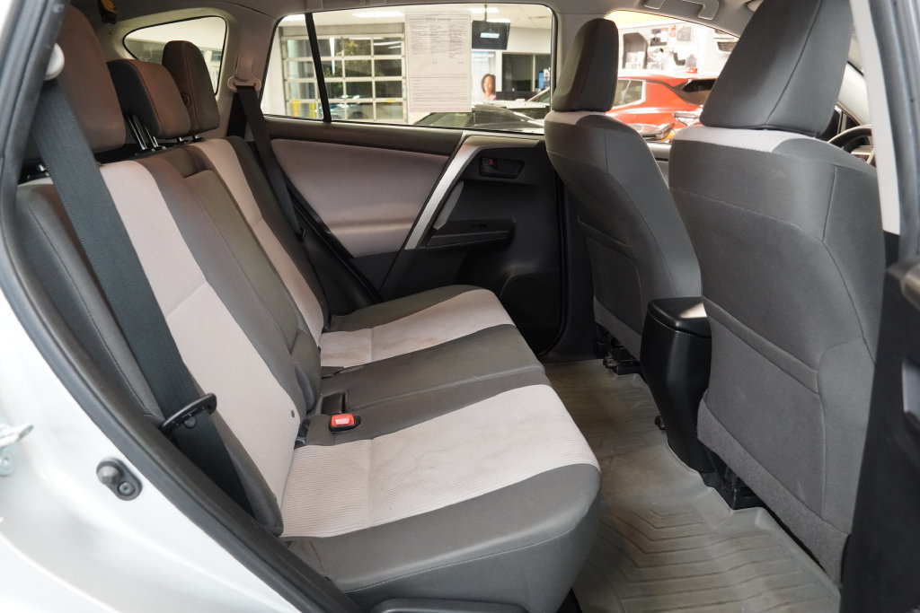 Used 2014 Toyota RAV4 LE AWD/4WD image 28