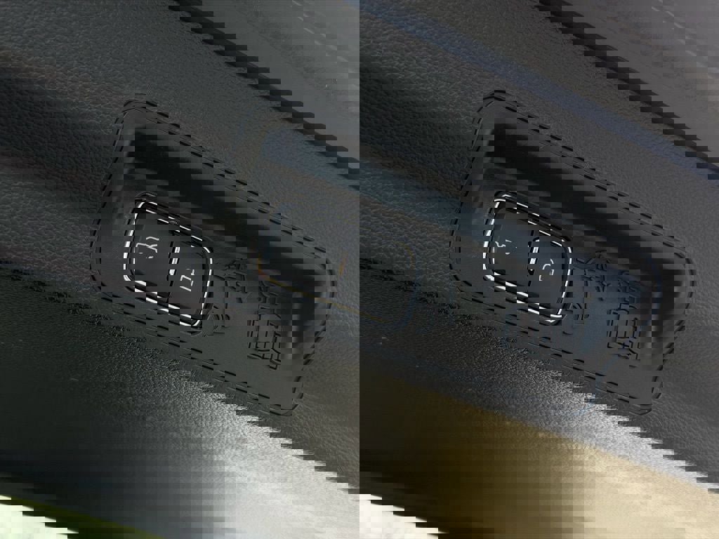 Used 2023 Ford Explorer XLT w/ Equipment Group 202A image 21