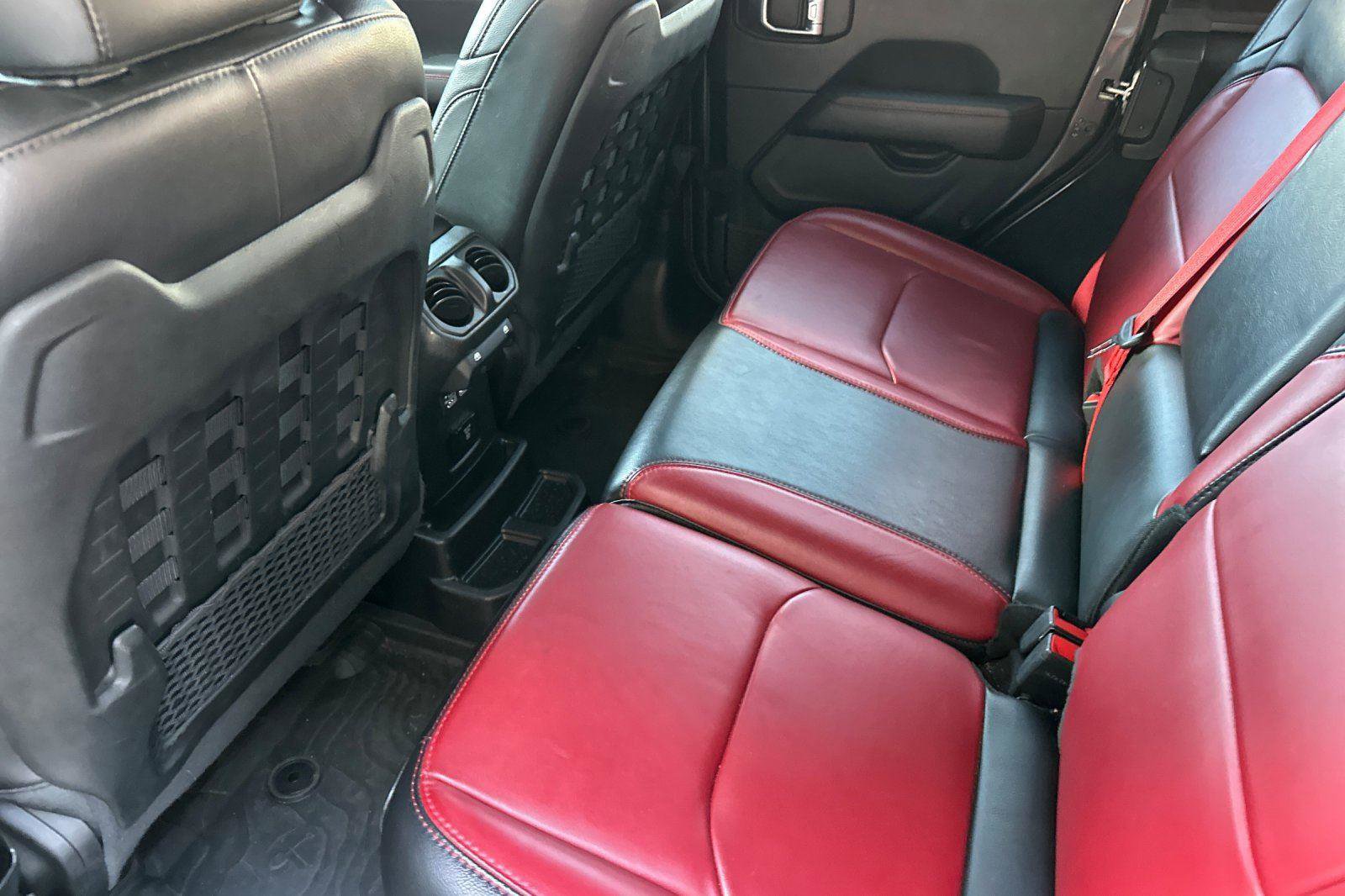 Used 2023 Jeep Wrangler Unlimited Rubicon 4xe image 9