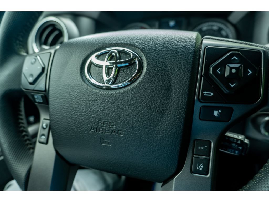 Used 2023 Toyota Tacoma TRD Off-Road w/ Technology Package AWD/4WD image 27