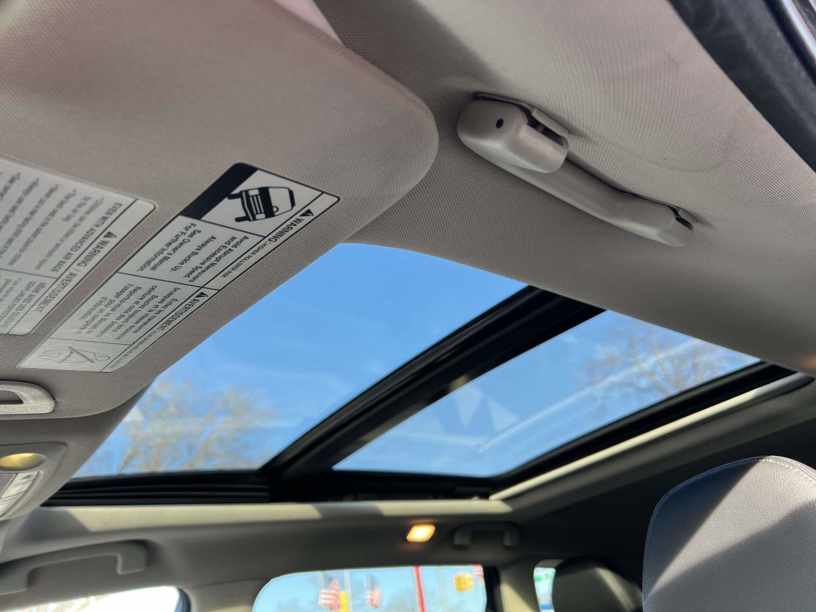 Used 2020 Nissan Rogue SL w/ Premium Package image 21