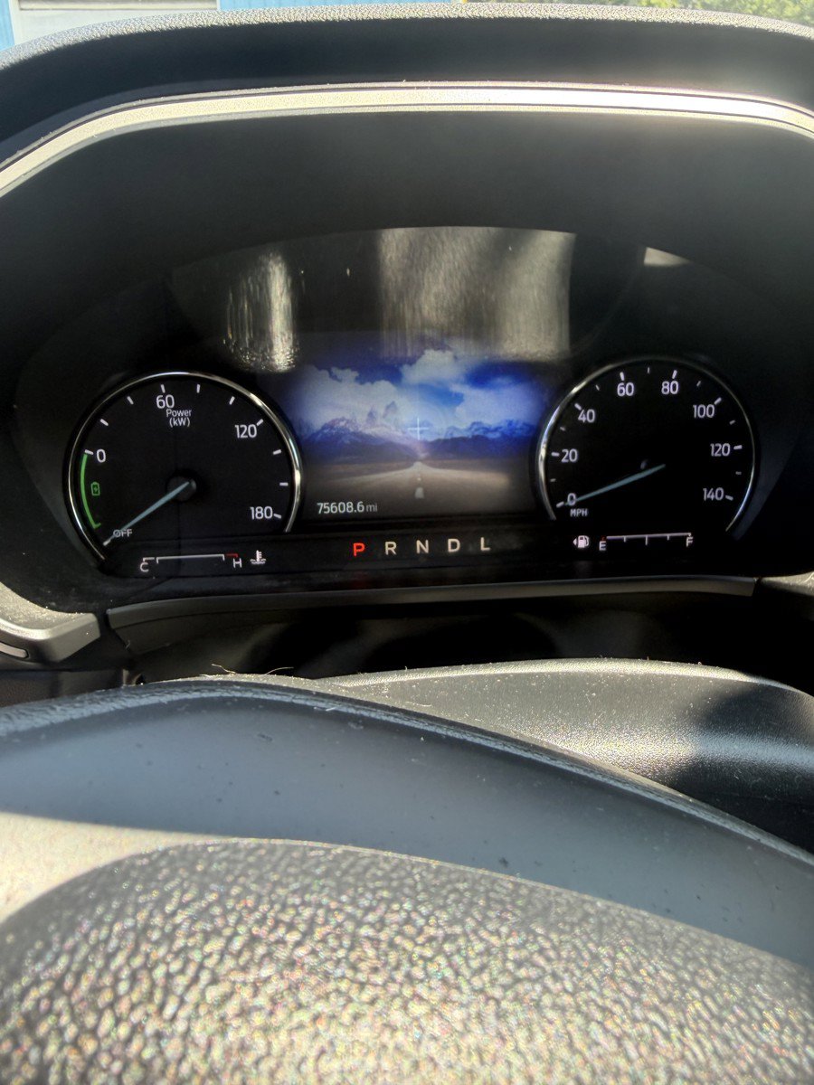 Used 2021 Ford Escape SE FWD image 16