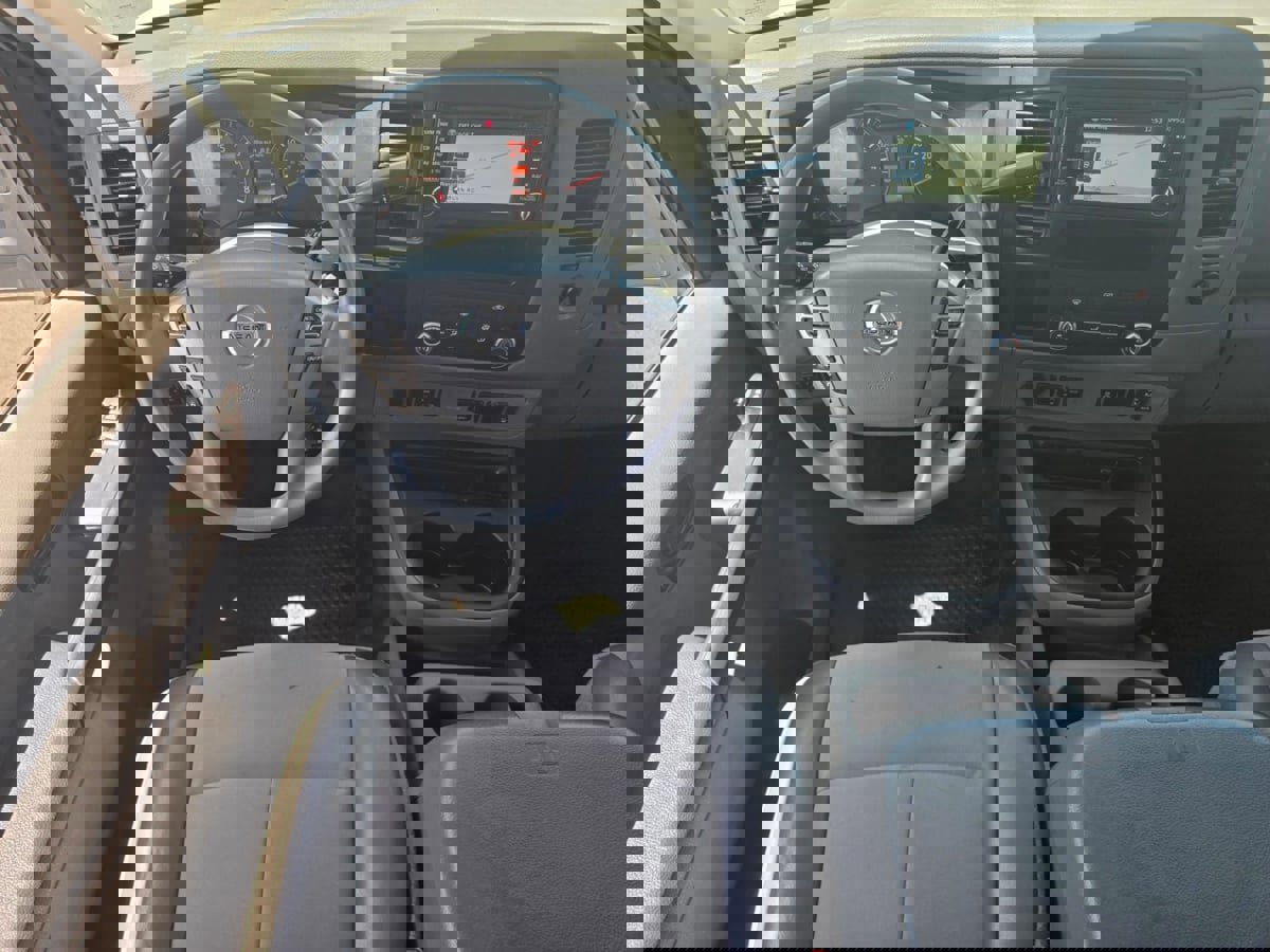 Used 2018 Nissan NV 3500 SL w/ Navigation Package image 15