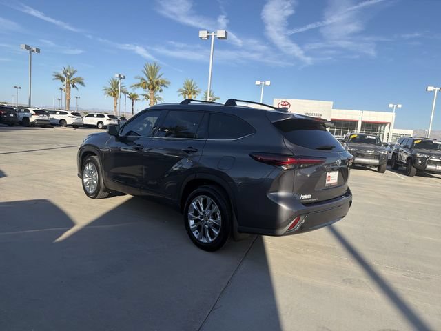 Certified 2025 Toyota Highlander Limited FWD image 7