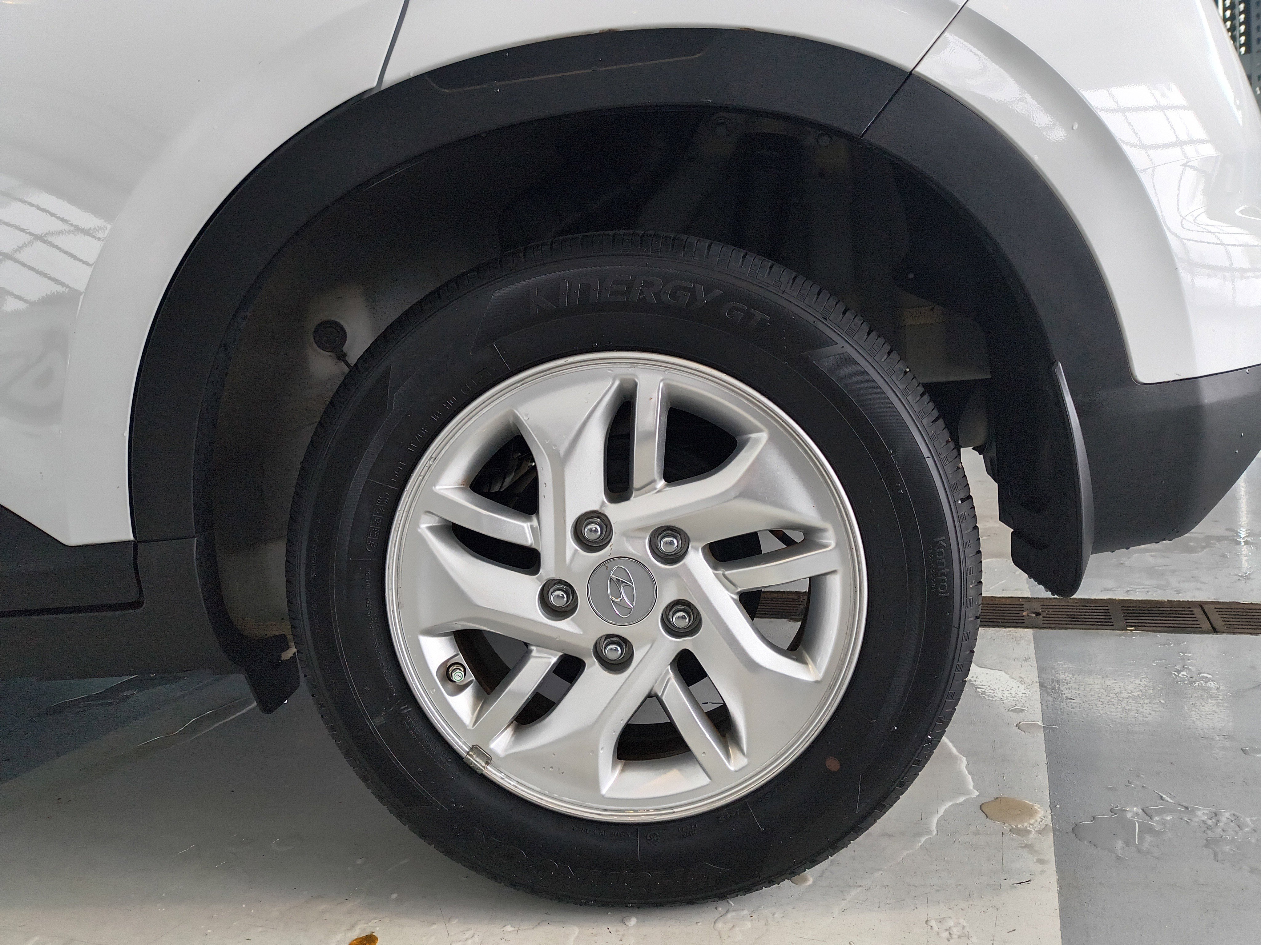 Used 2024 Hyundai Venue SE image 26