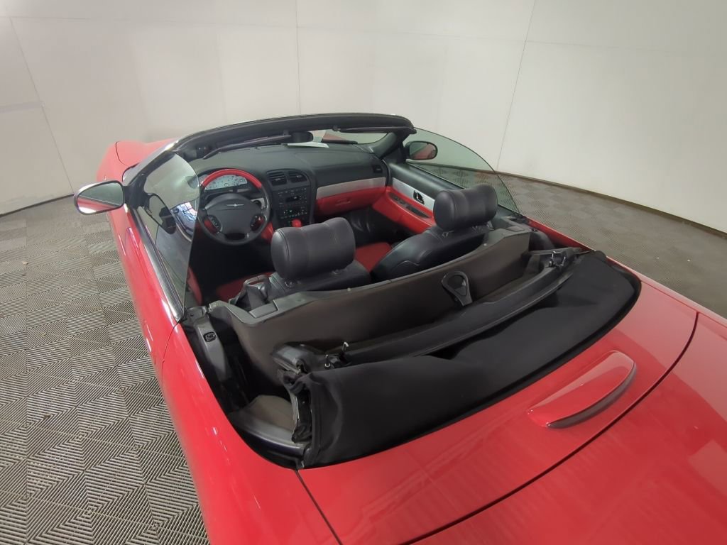 Used 2002 Ford Thunderbird Base image 8