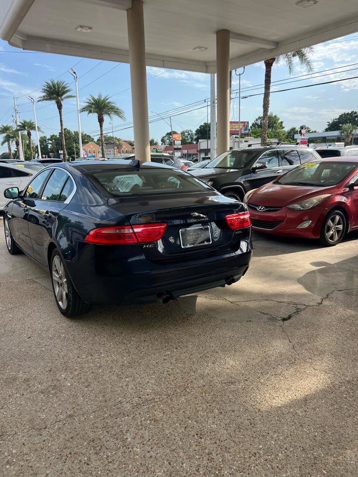 Used 2018 Jaguar XE Premium RWD image 4