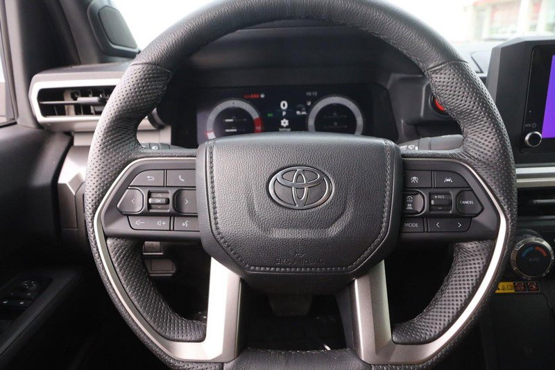 Used 2024 Toyota Tacoma 4x4 Double Cab image 10