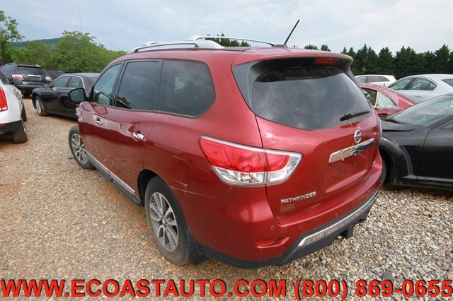 Used 2013 Nissan Pathfinder SL w/ SL Premium Pkg FWD image 2