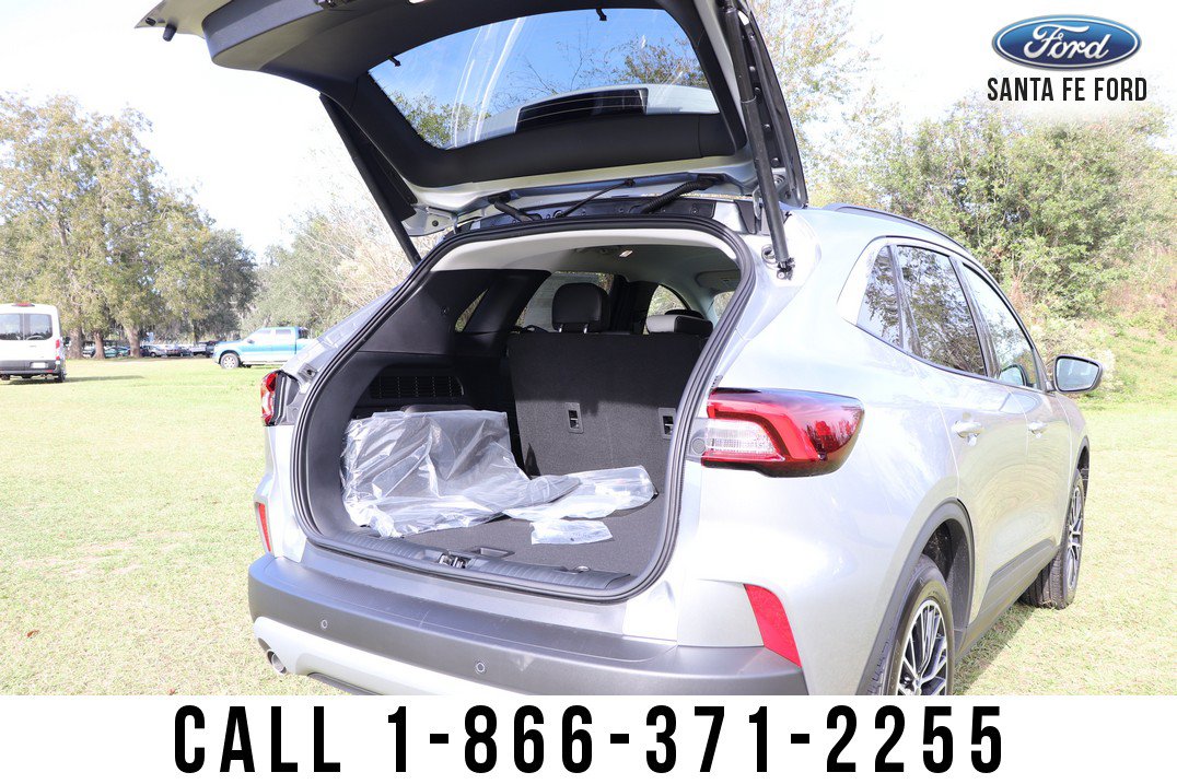 New 2023 Ford Escape SE image 42