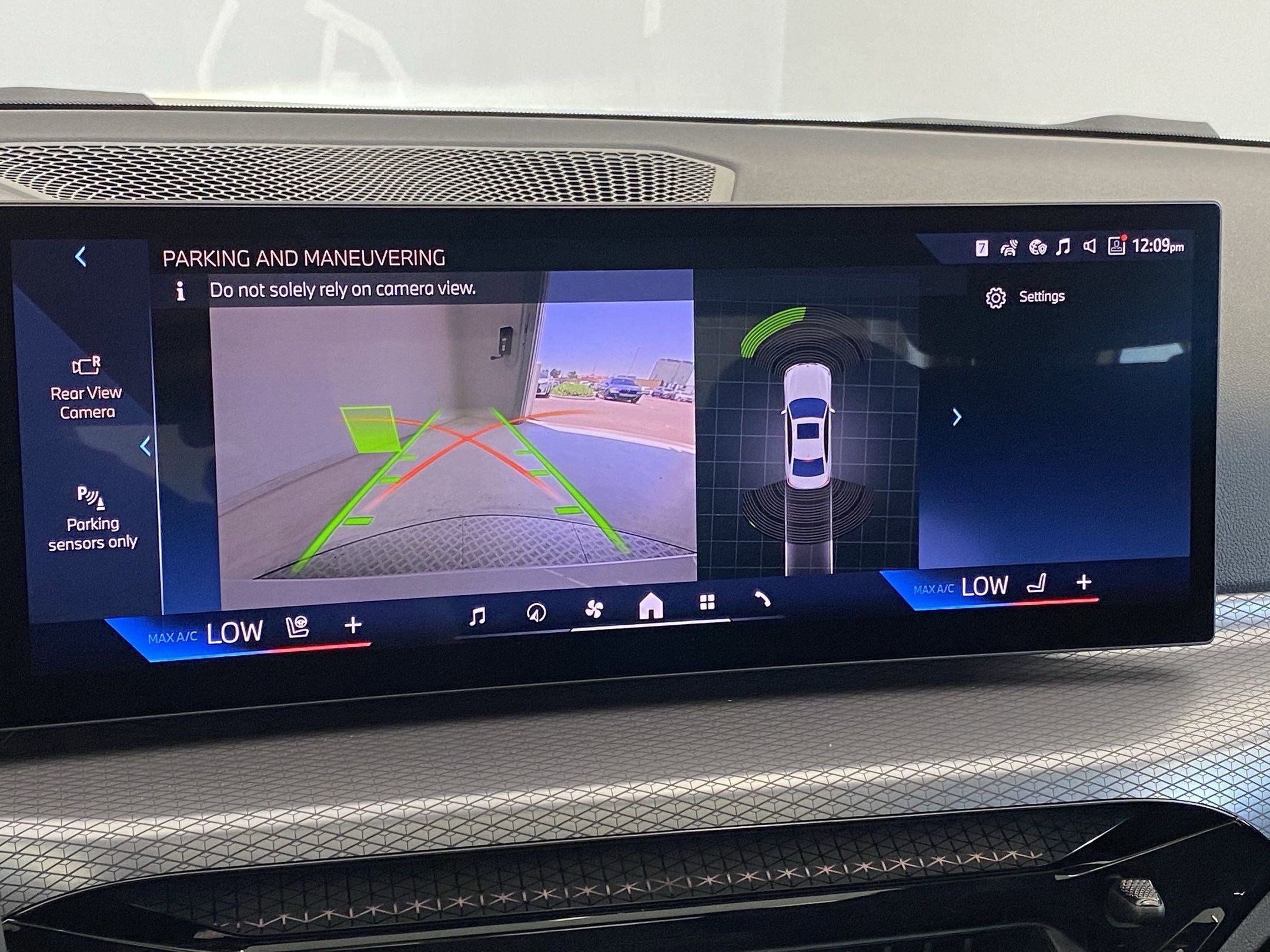 Used 2025 BMW 330i xDrive Sedan w/ Convenience Package image 21