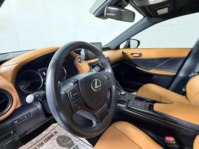Used 2025 Lexus IS 350 F Sport RWD image 7