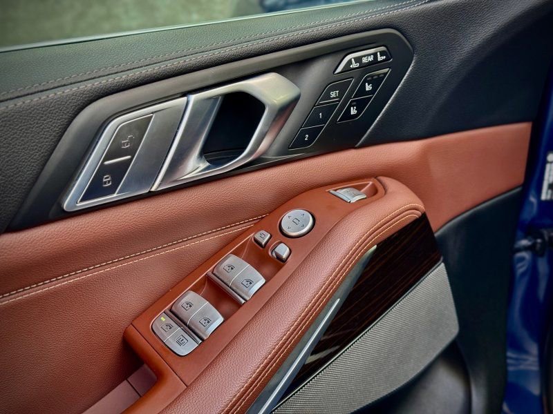 Used 2020 BMW X7 xDrive40i w/ Premium Package image 16