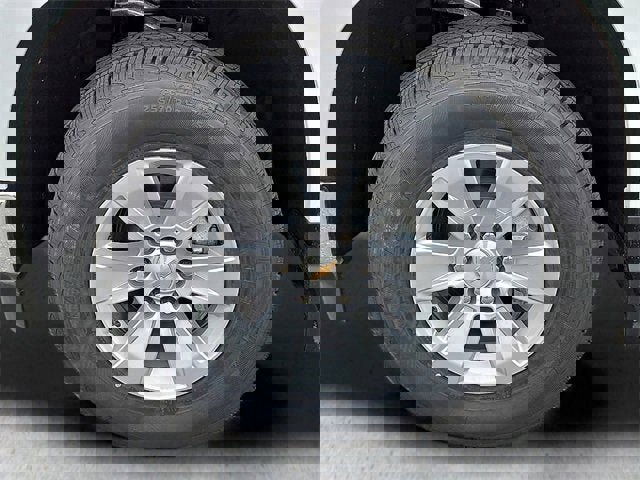 New 2025 Chevrolet Silverado 1500 LT w/ Convenience Package II image 9