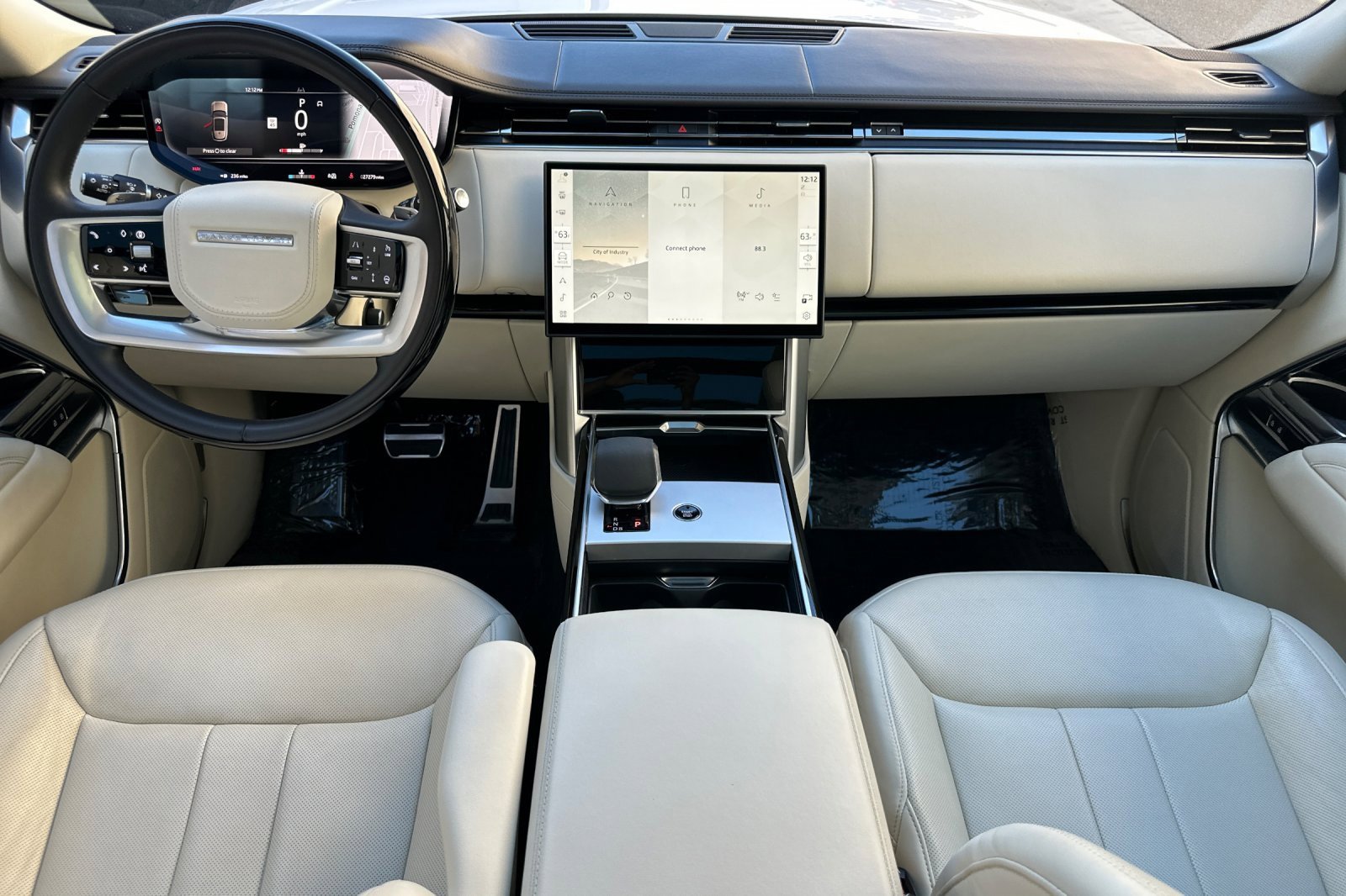 Certified 2024 Land Rover Range Rover SE image 14