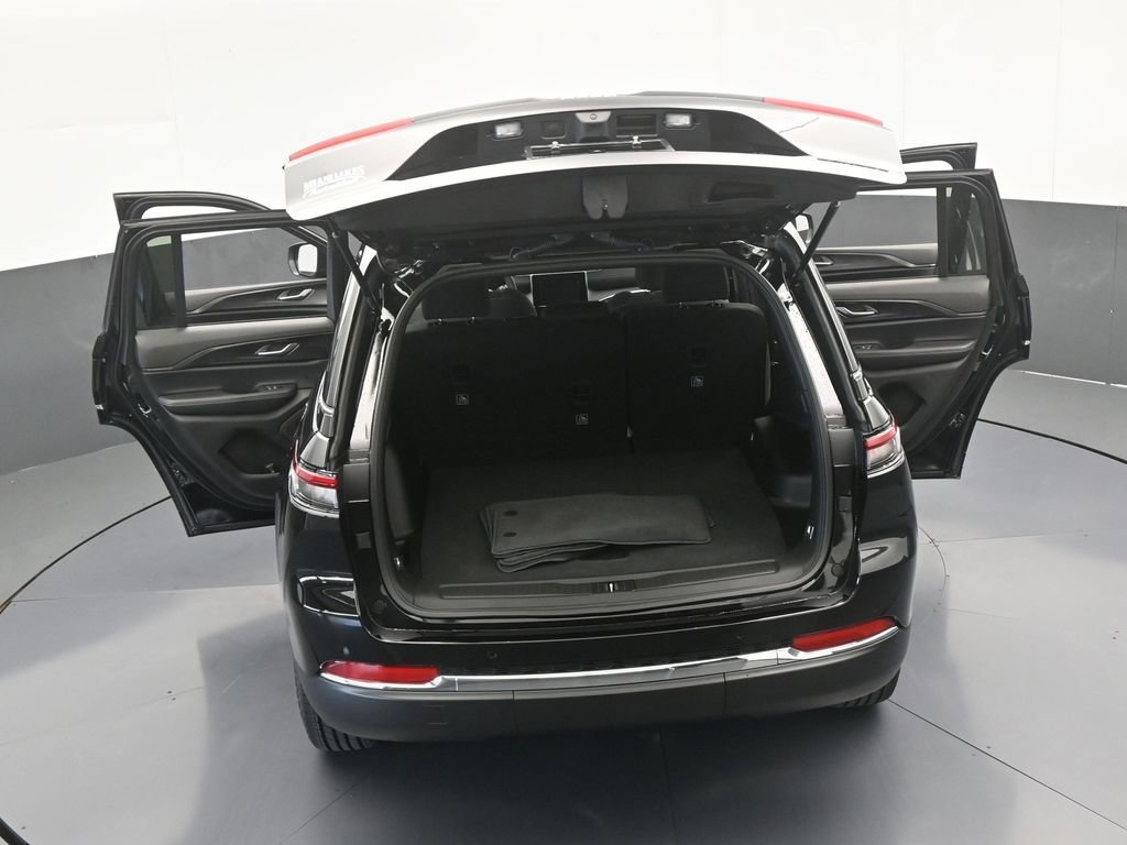 Used 2025 Jeep Grand Cherokee Laredo image 64