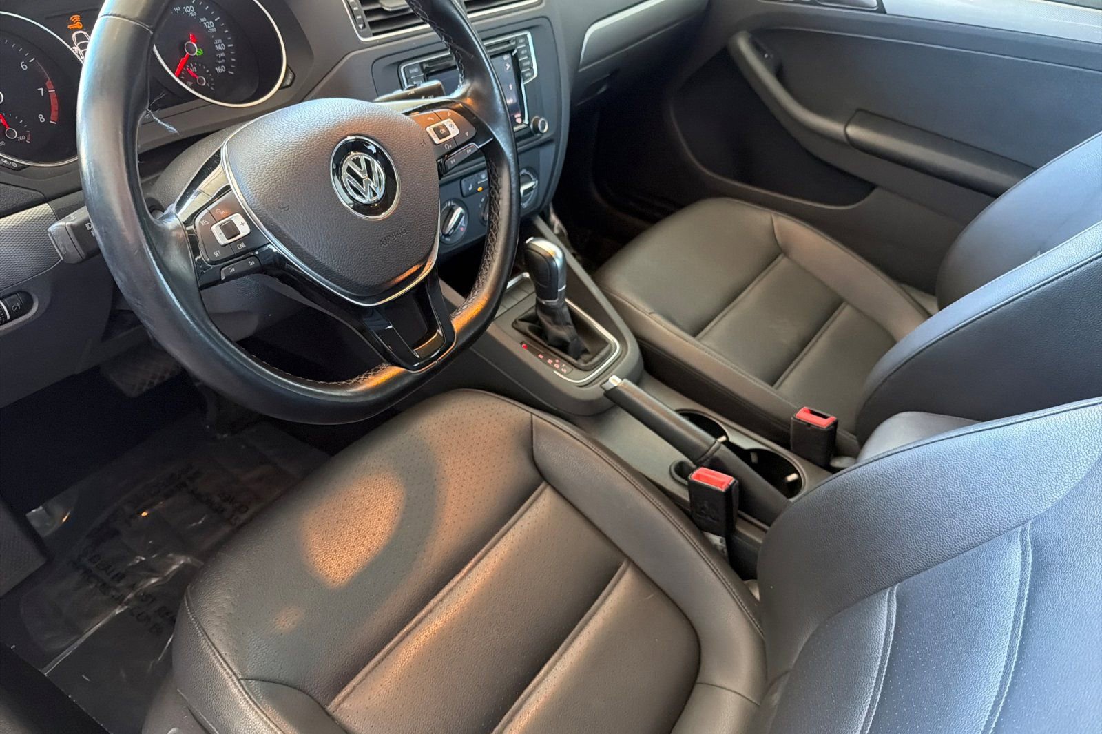Used 2017 Volkswagen Jetta SE FWD image 9