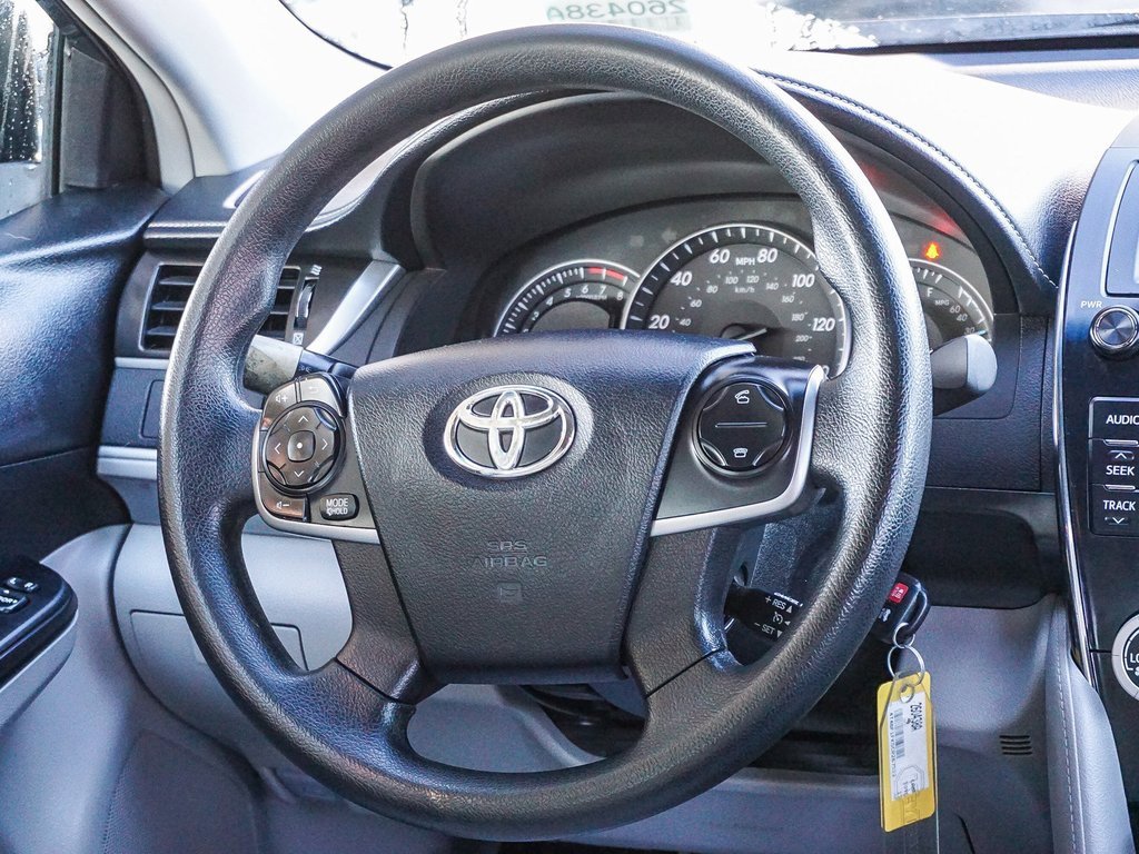 Used 2012 Toyota Camry LE image 17