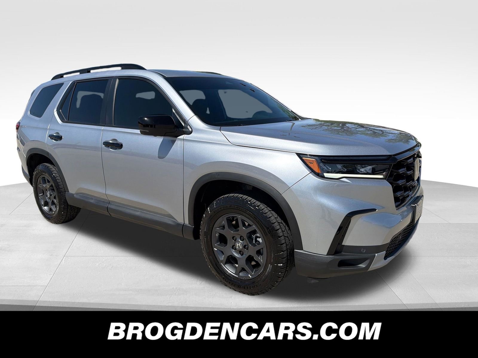 Certified 2025 Honda Pilot TrailSport image 1