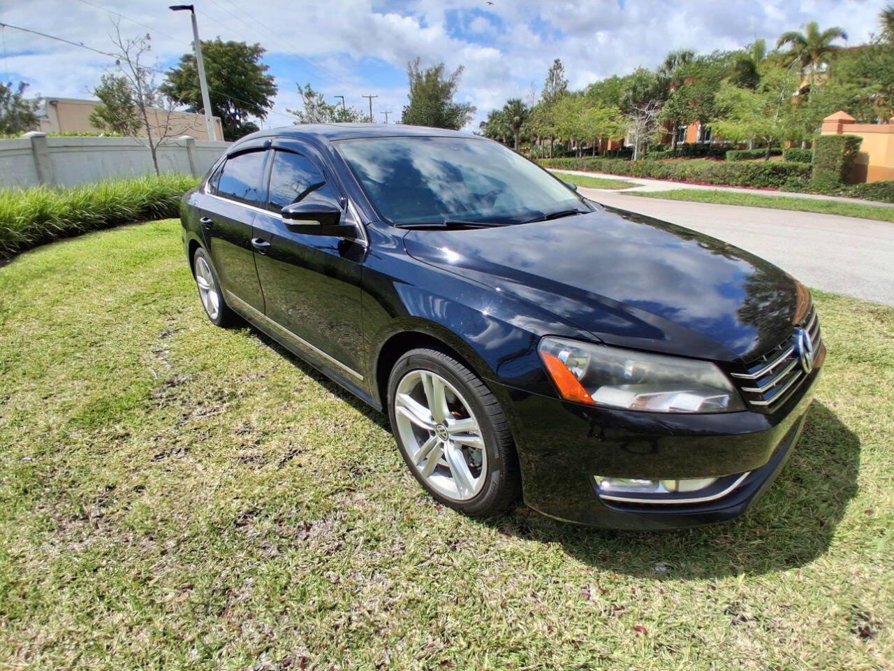 Used 2015 Volkswagen Passat TDI SEL Premium FWD image 4