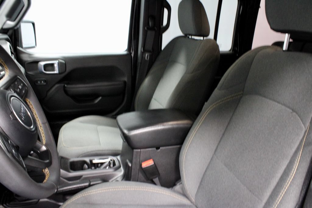Used 2024 Jeep Wrangler Unlimited AWD/4WD image 22