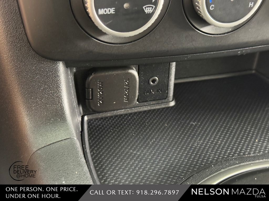 Used 2013 MAZDA MX-5 Miata Sport image 34