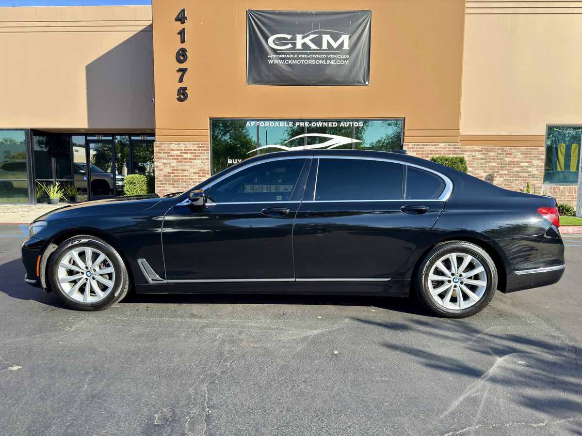 Used 2016 BMW 740i RWD image 3