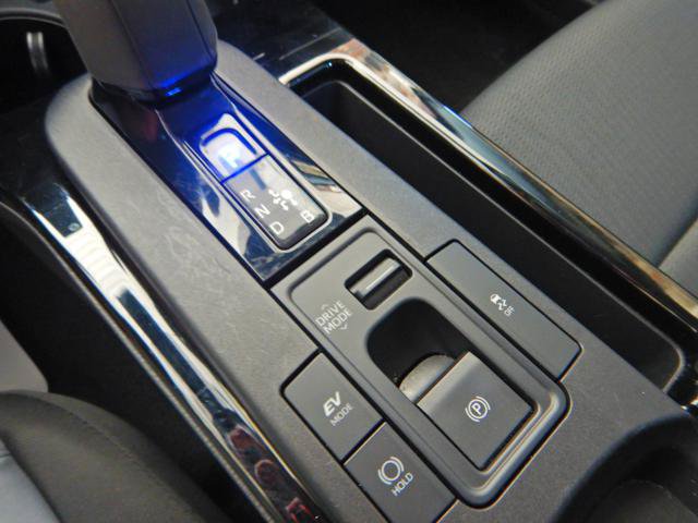 Used 2025 Toyota Prius LE FWD image 19