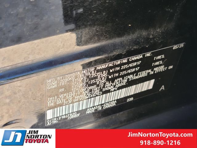 Used 2025 Toyota RAV4 LE AWD/4WD image 33