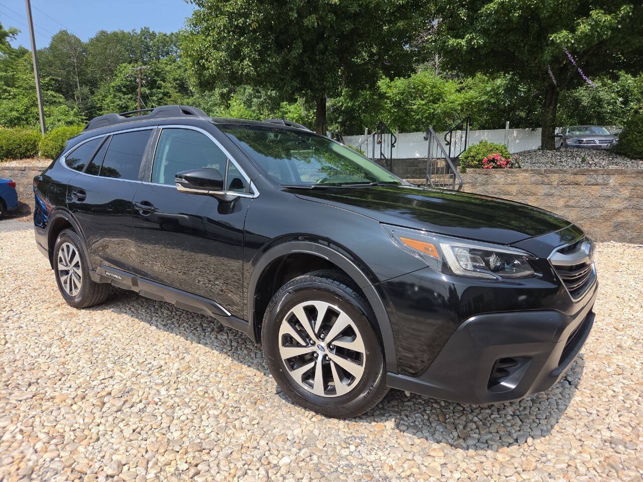 Used 2022 Subaru Outback Premium AWD/4WD image 1