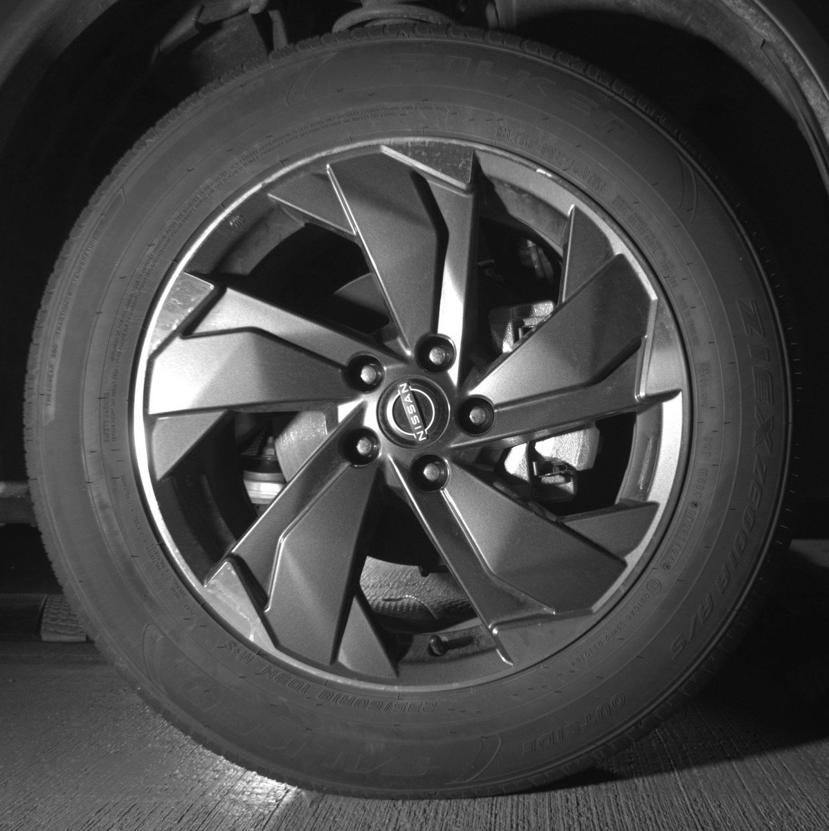 Used 2025 Nissan Rogue SV image 13
