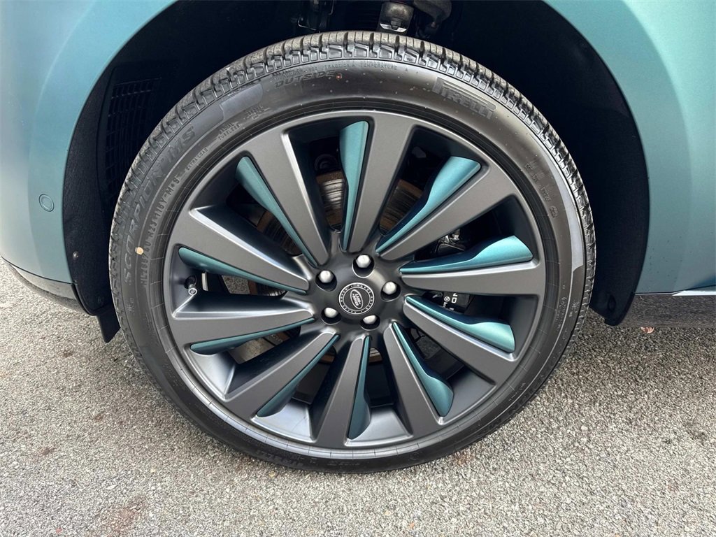 New 2025 Land Rover Range Rover SV image 10