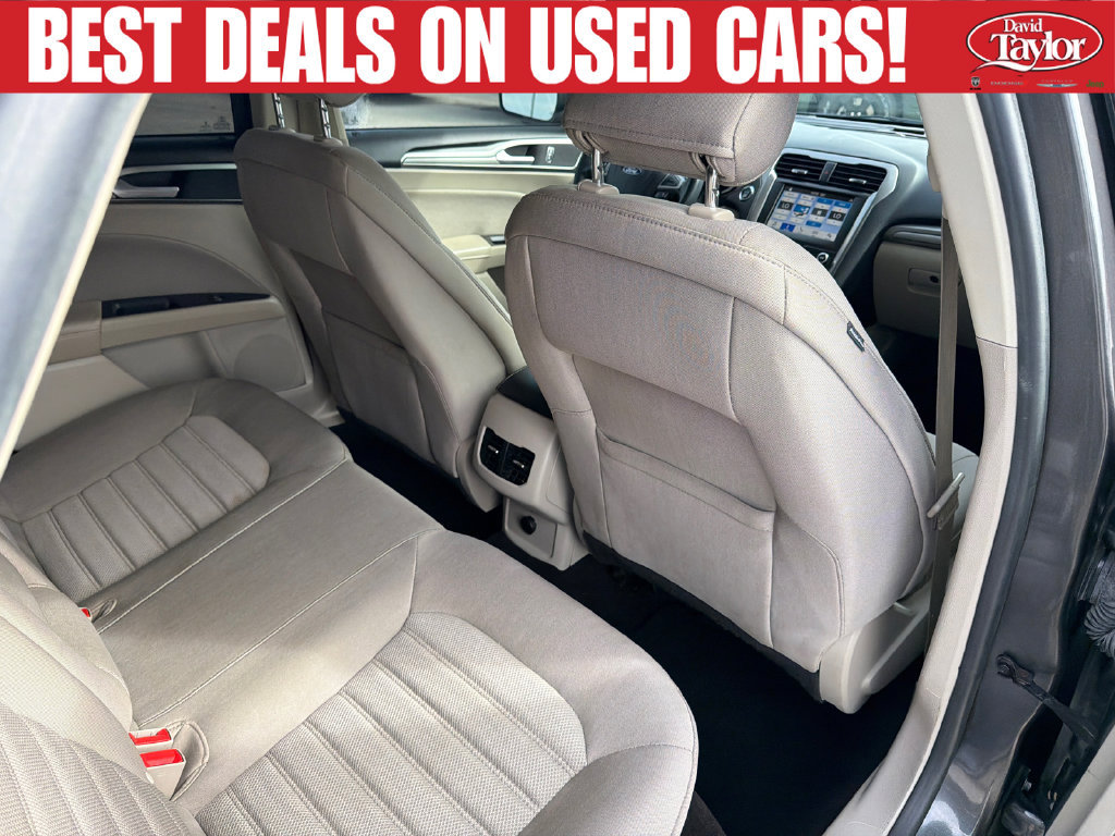 Used 2019 Ford Fusion SE FWD image 35