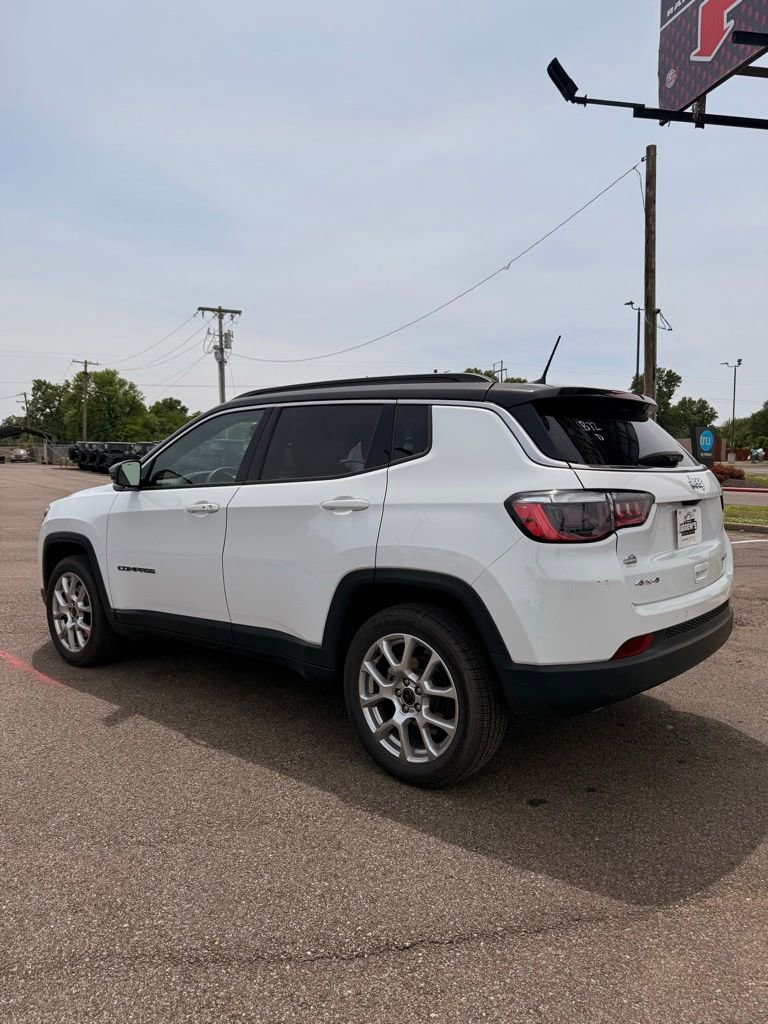 Used 2025 Jeep Compass Limited AWD/4WD image 4