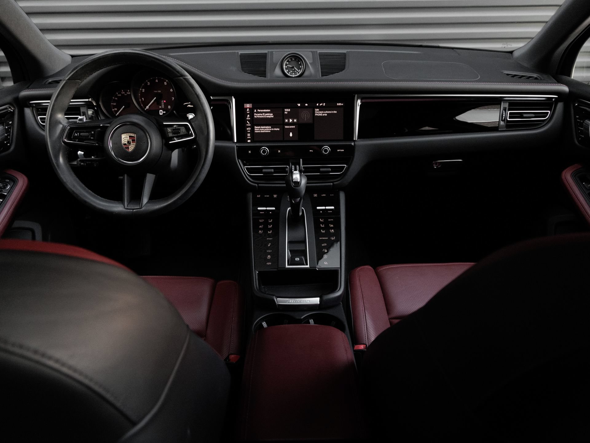 Certified 2023 Porsche Macan S AWD/4WD image 16