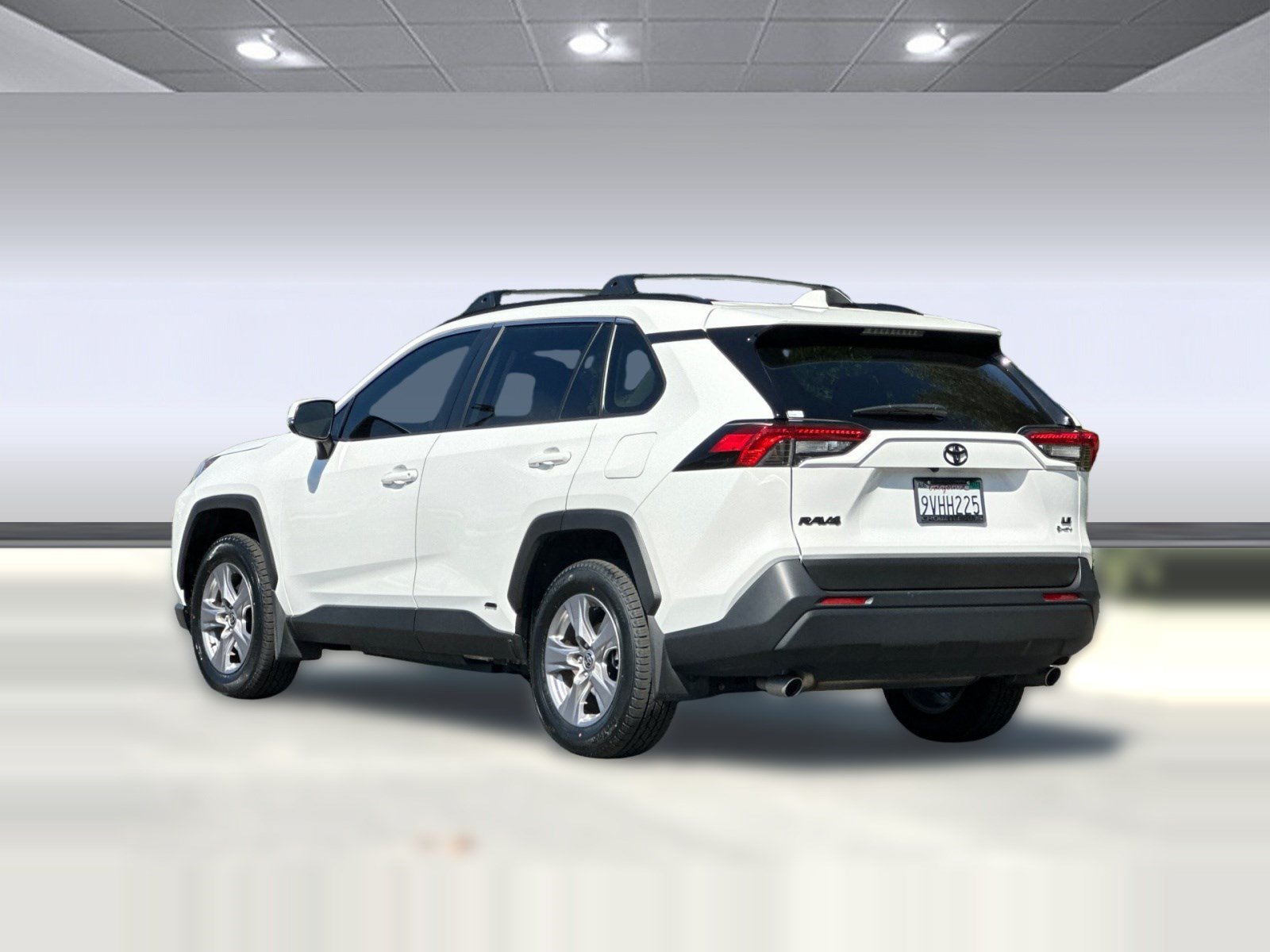 Used 2025 Toyota RAV4 LE AWD/4WD image 3