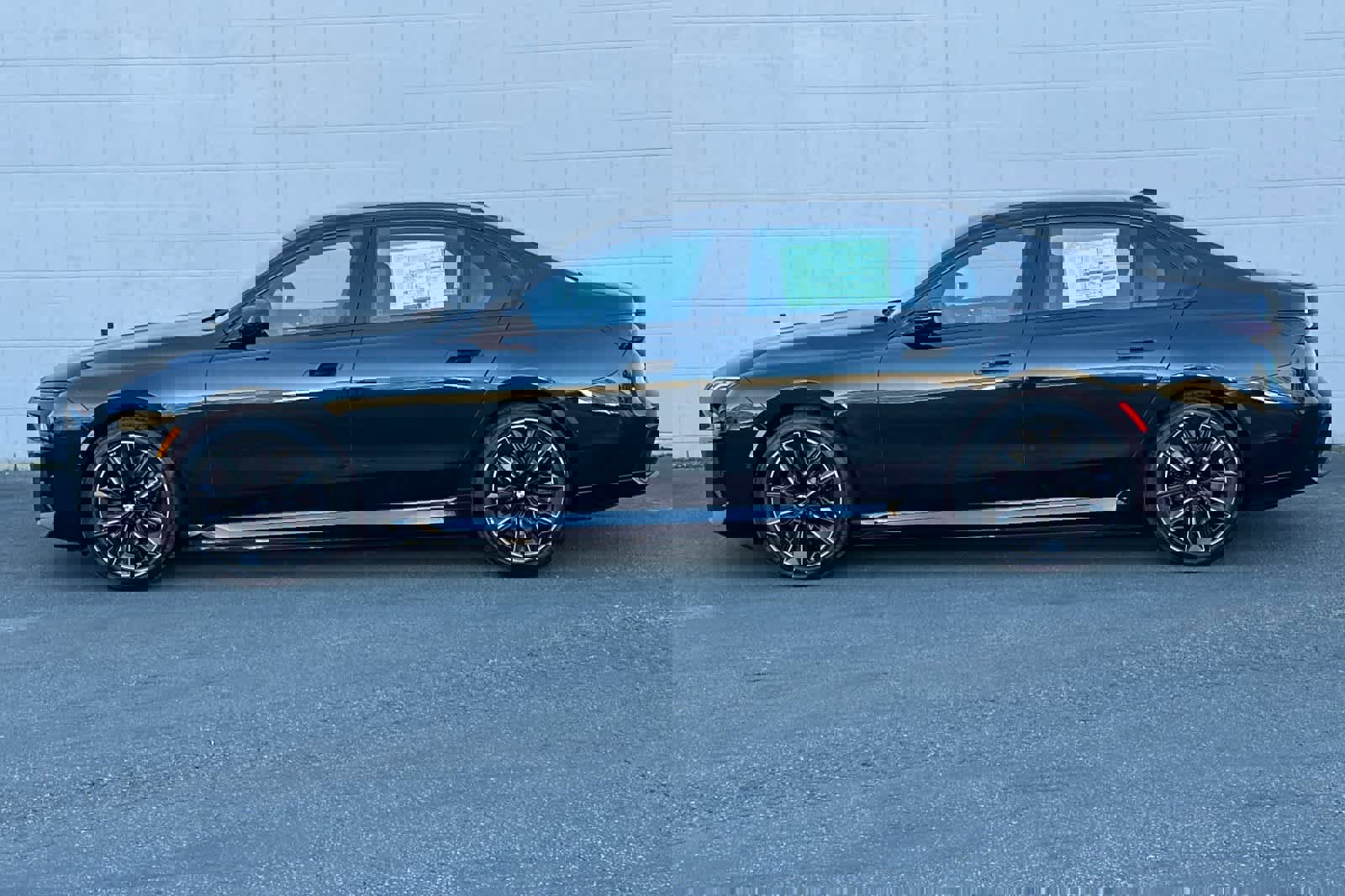 Used 2024 BMW i7 xDrive60 image 5