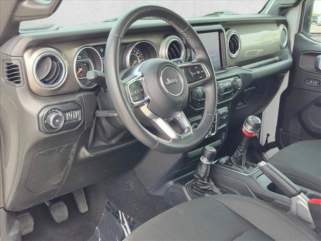Used 2018 Jeep Wrangler Unlimited Sahara AWD/4WD image 9