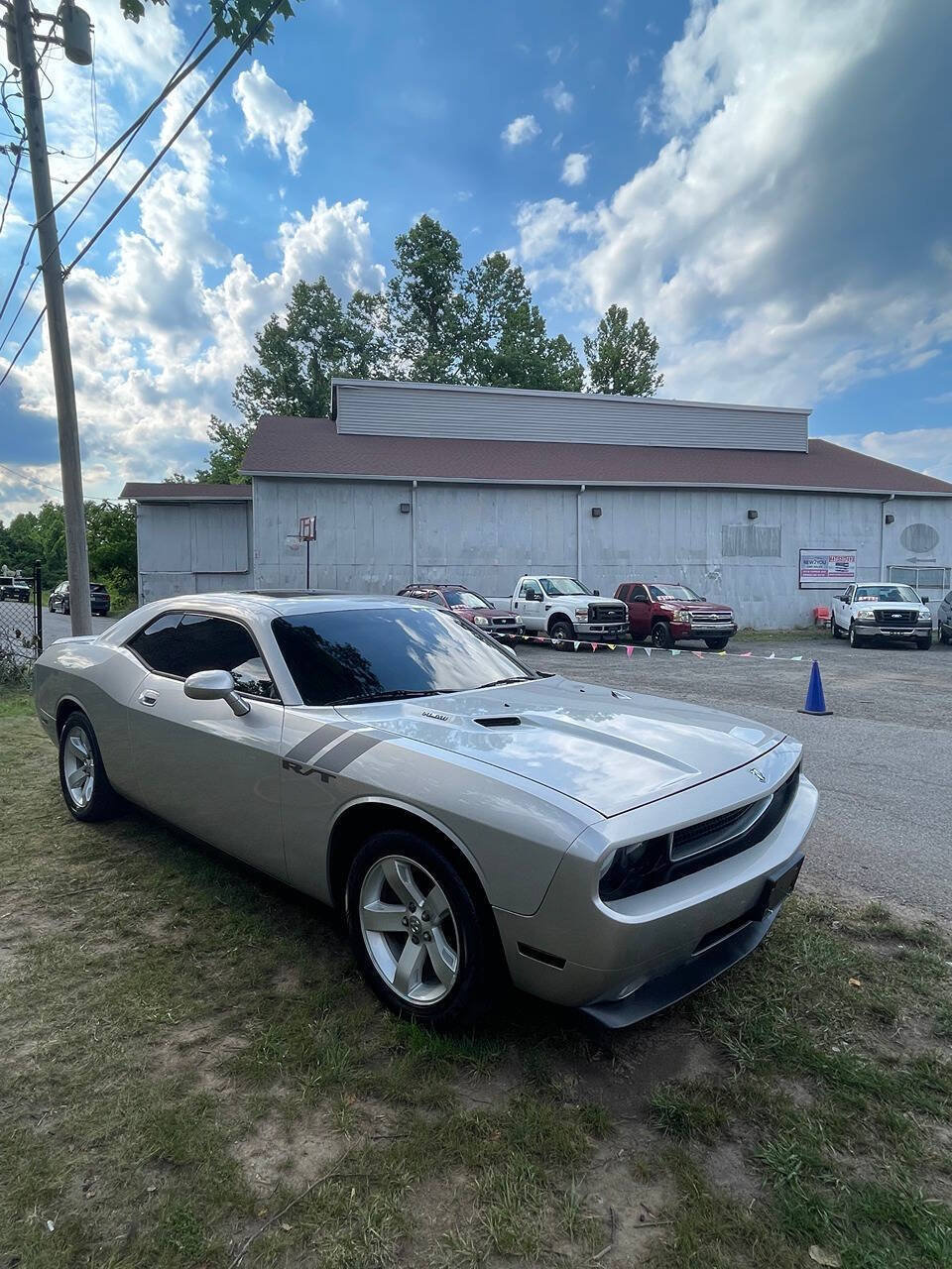 Used 2010 Dodge Challenger R/T w/ Sound Group RWD image 5