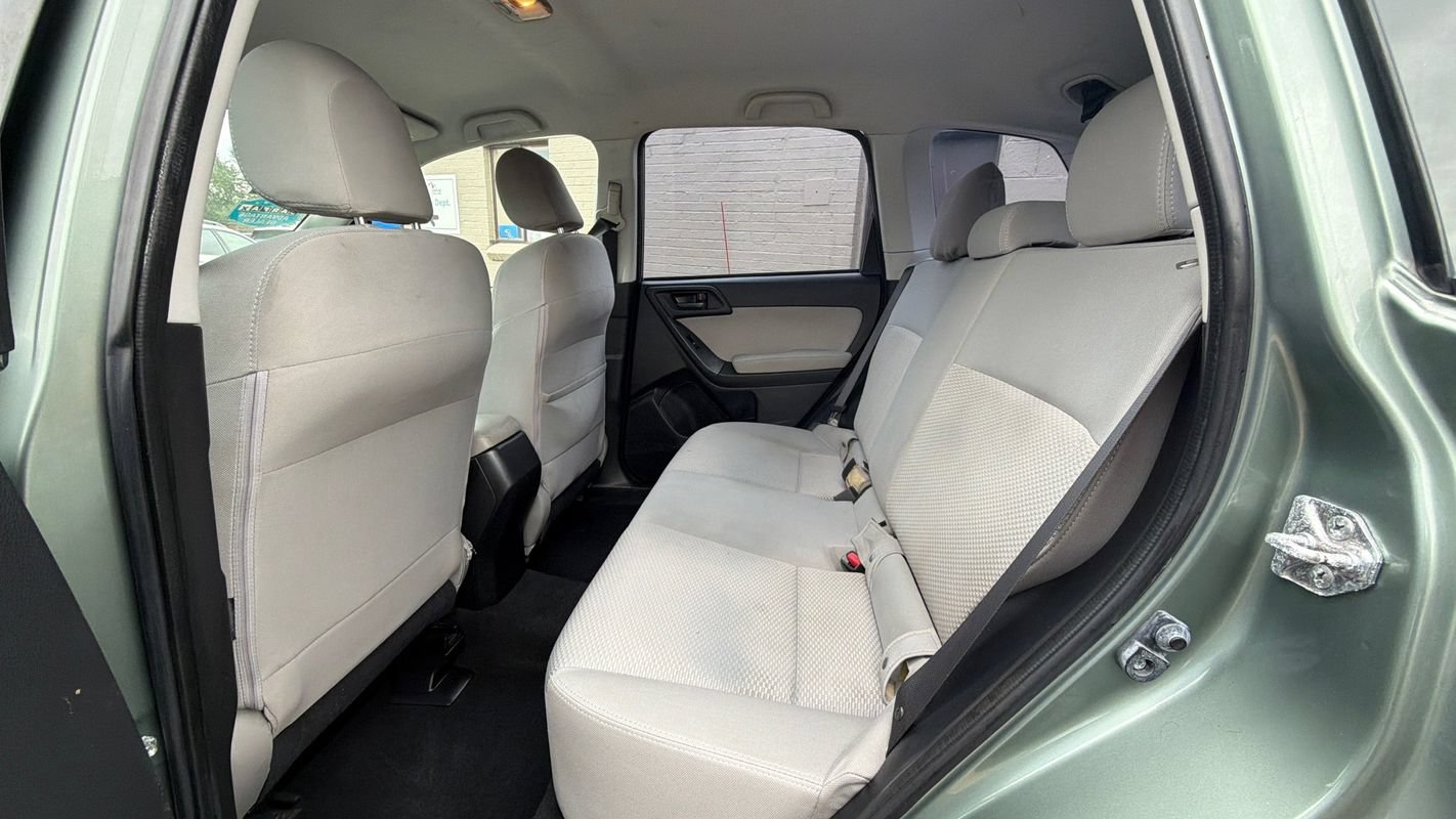 Used 2015 Subaru Forester 2.5i w/ Alloy Wheel Package AWD/4WD image 18
