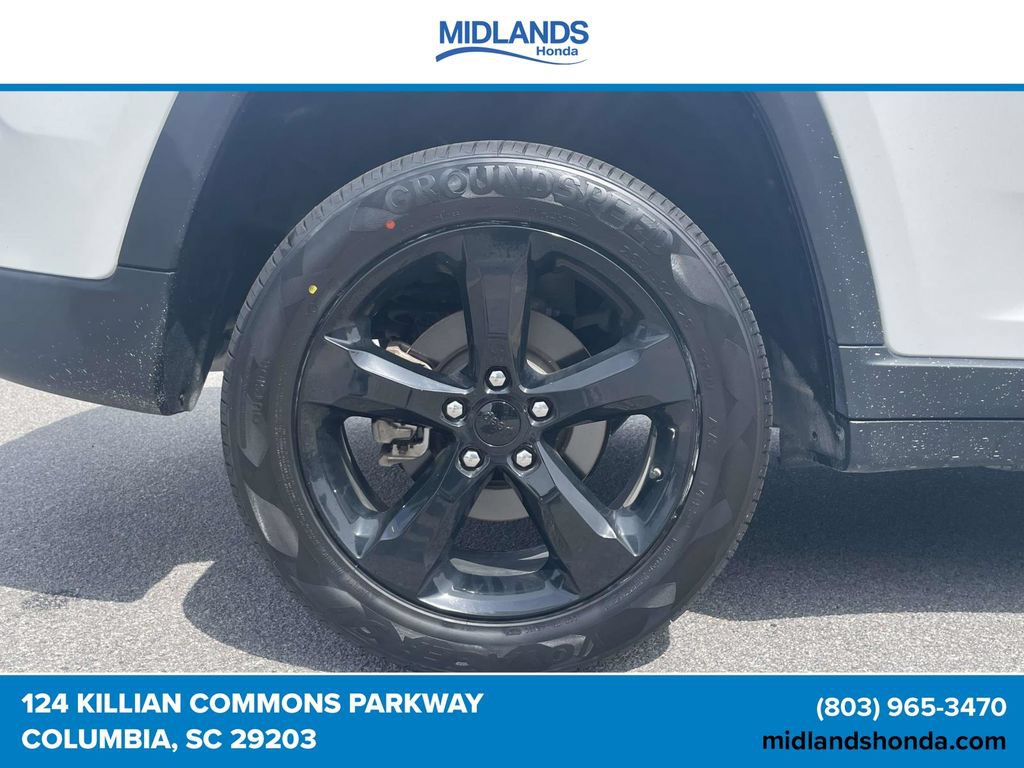 Used 2023 Jeep Grand Cherokee Altitude RWD image 7