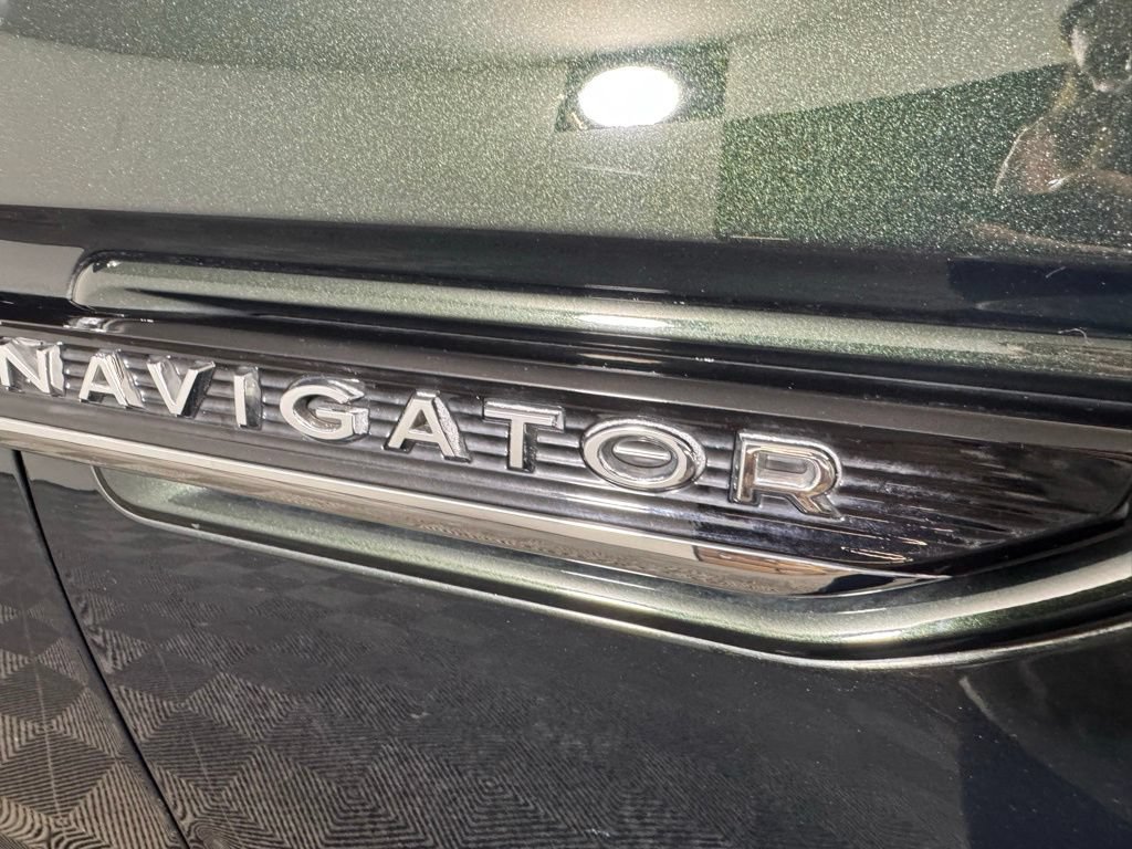 Certified 2022 Lincoln Navigator L Black Label AWD/4WD image 13