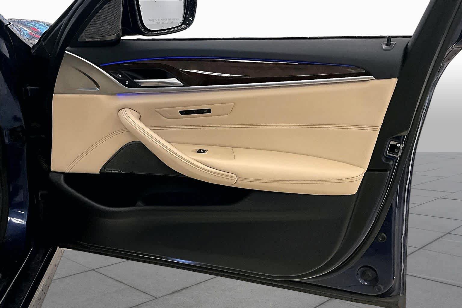 Used 2019 BMW 530e w/ M Sport Package RWD image 20