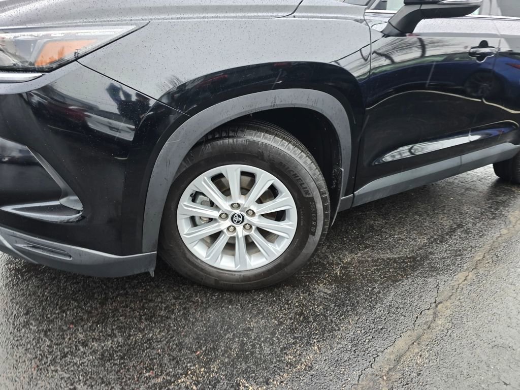 Certified 2024 Toyota Grand Highlander AWD image 2