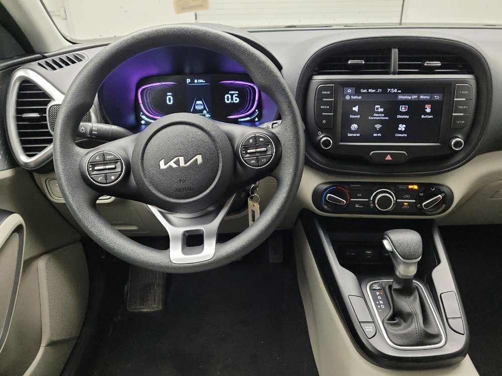 Used 2025 Kia Soul LX image 22