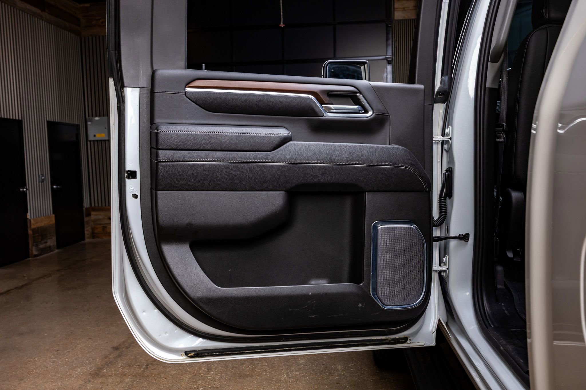 Used 2024 GMC Sierra 2500 Denali w/ Denali Reserve Package image 38