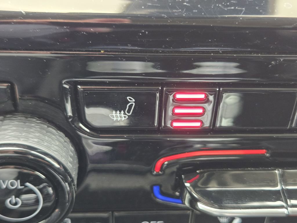 Used 2023 Jeep Grand Cherokee L Limited image 28