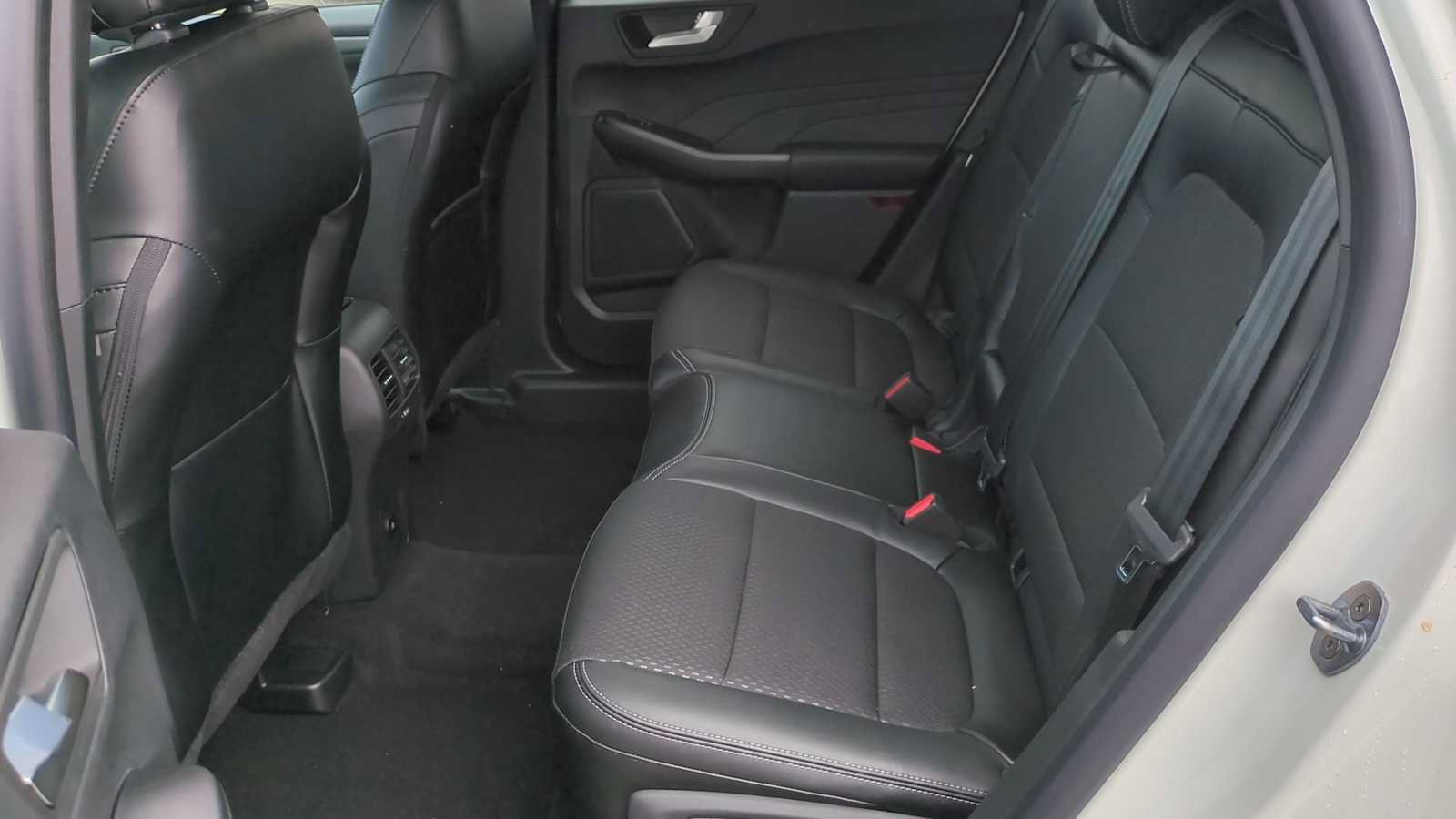 New 2025 Ford Escape SE FWD image 15