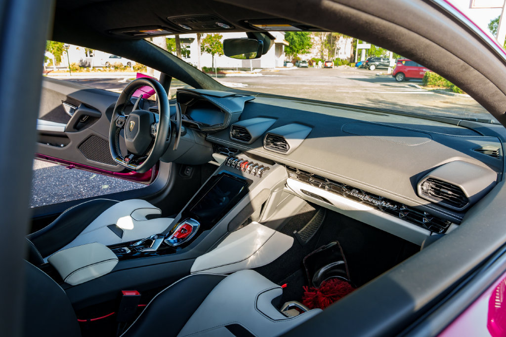 Used 2022 Lamborghini Huracan EVO RWD image 16