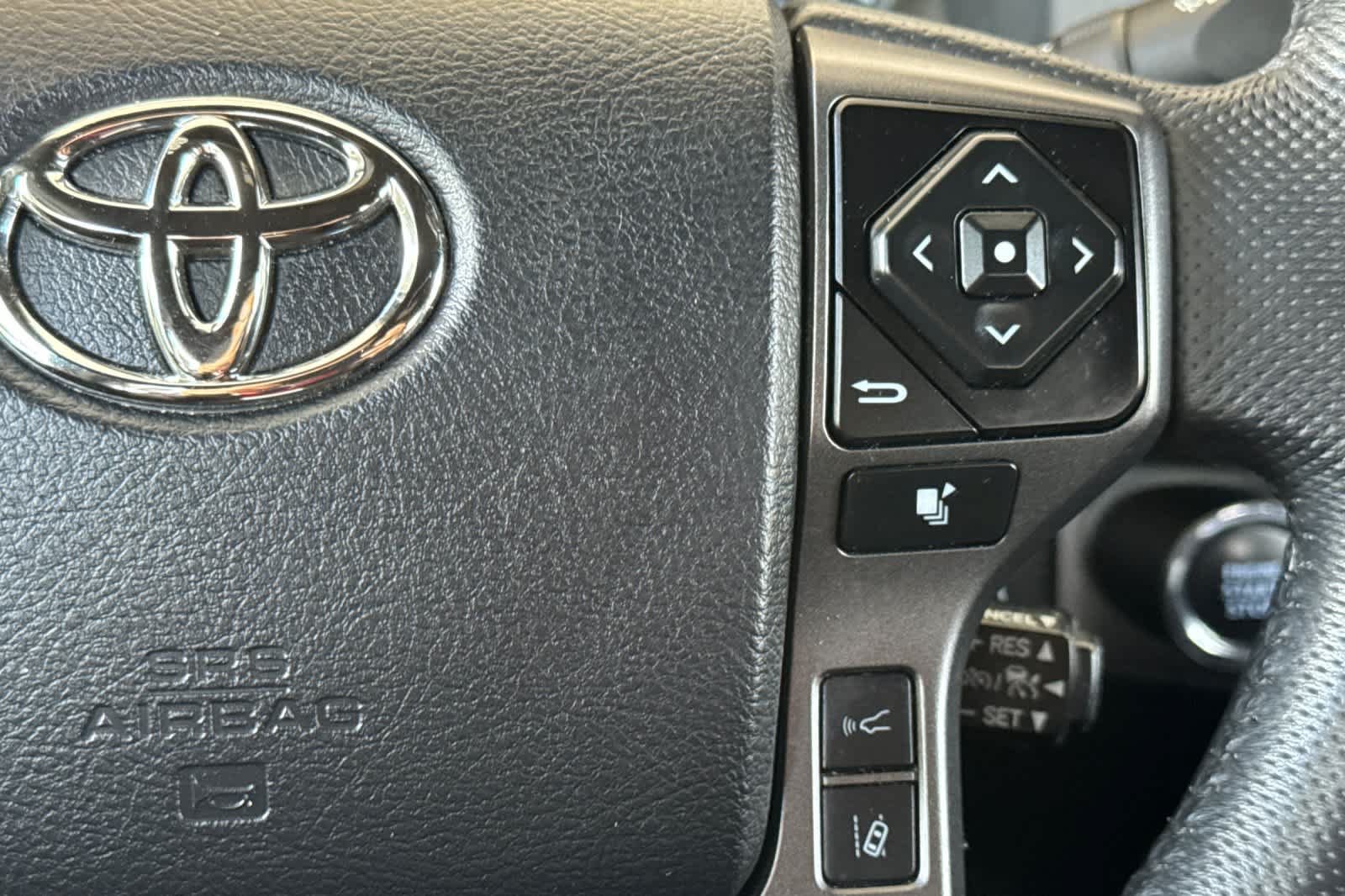 Used 2023 Toyota Tacoma TRD Off-Road AWD/4WD image 25